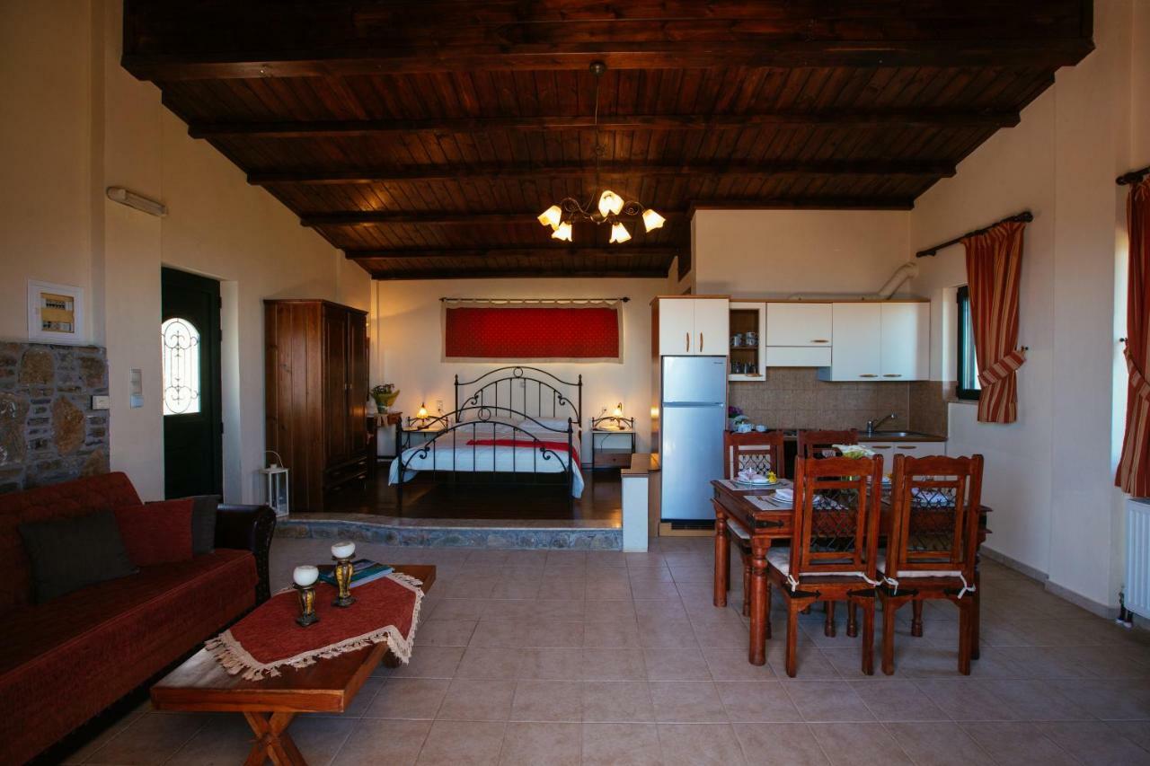 Aetovigla Guesthouse Krousonas  المظهر الخارجي الصورة